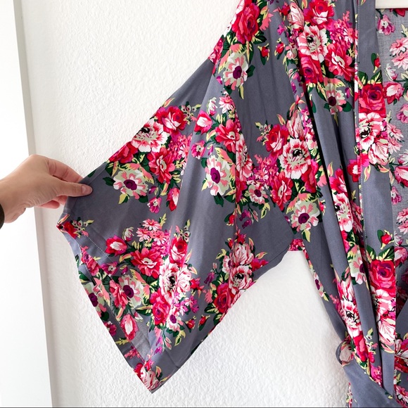 Amazon Floral Short Bath Robe - Picture 3 of 4